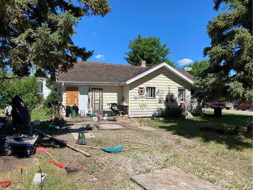 4704 49 Street, Forestburg, AB - Outdoor