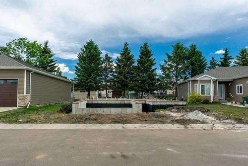 11-6519 46 Street South, Wetaskiwin, AB - Outdoor