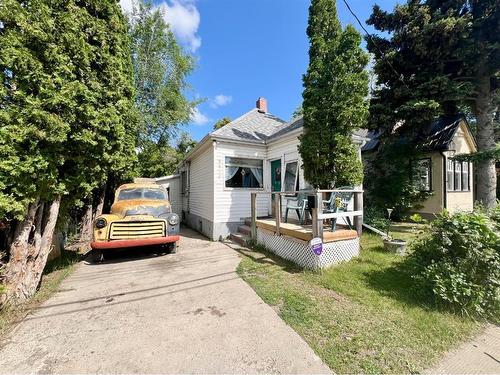 5519 47A Avenue, Red Deer, AB - Outdoor