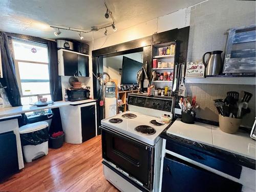 5519 47A Avenue, Red Deer, AB - Indoor Photo Showing Kitchen