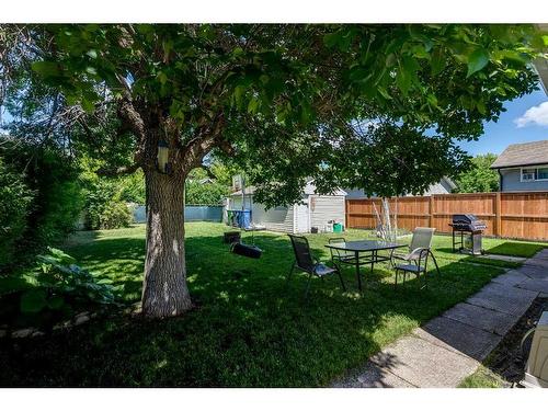 5438 39 Street, Red Deer, AB - Outdoor