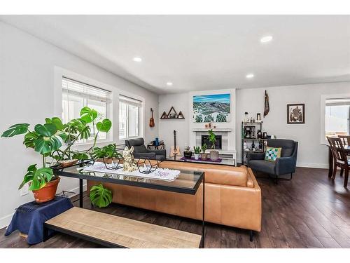 5 Mccune Avenue, Red Deer, AB - Indoor Photo Showing Living Room