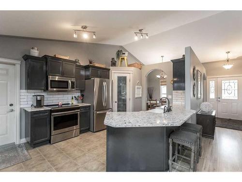 73-27121 Township Road 402, Rural Lacombe County, AB - Indoor Photo Showing Kitchen With Upgraded Kitchen