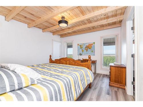 23307 394 Township Ne, Rural Lacombe County, AB - Indoor Photo Showing Bedroom