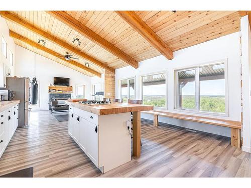 23307 394 Township Ne, Rural Lacombe County, AB - Indoor Photo Showing Kitchen