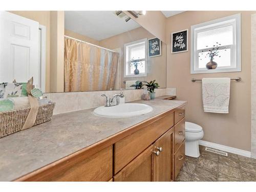 72 Ibbotson Close, Red Deer, AB - Indoor Photo Showing Bathroom