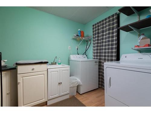 4810 55 Avenue, Camrose, AB - Indoor Photo Showing Laundry Room