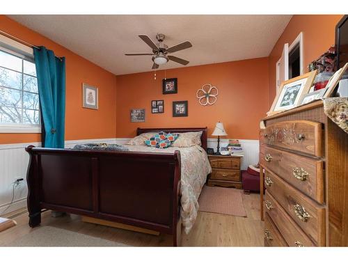 4810 55 Avenue, Camrose, AB - Indoor Photo Showing Bedroom