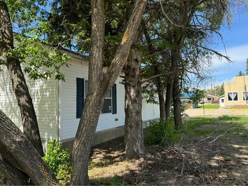 5023 50 Avenue, Breton, AB 