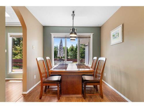 187-28342 Twp Road 384, Rural Red Deer County, AB - Indoor Photo Showing Dining Room