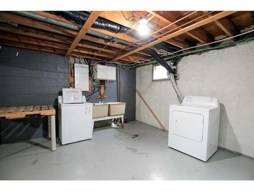 802-3907 39 Street, Red Deer, AB - Indoor Photo Showing Laundry Room