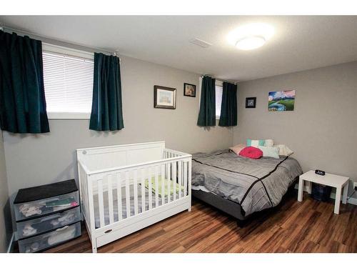 68 Lancaster Drive, Red Deer, AB - Indoor Photo Showing Bedroom