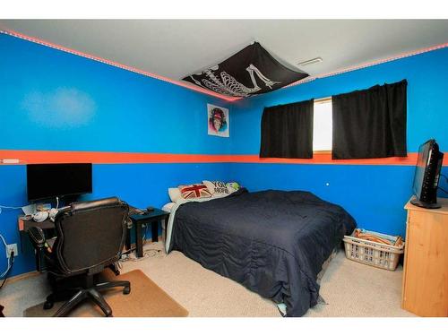 93 O'Brien Crescent, Red Deer, AB - Indoor Photo Showing Bedroom