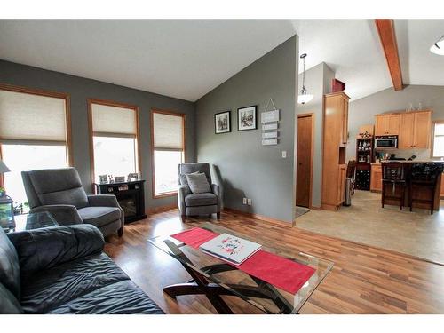 160 Eastman Crescent, Red Deer, AB - Indoor Photo Showing Living Room