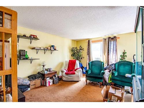 125 Chappel Drive, Red Deer, AB - Indoor Photo Showing Bedroom