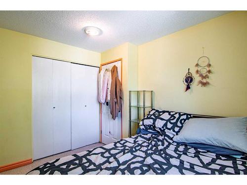 125 Chappel Drive, Red Deer, AB - Indoor Photo Showing Bedroom