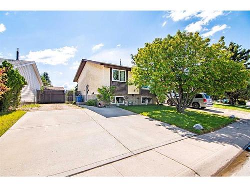 125 Chappel Drive, Red Deer, AB - Outdoor