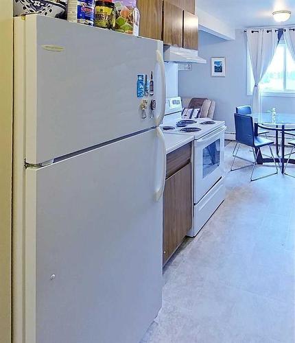 58-11245 31 Avenue Nw, Edmonton, AB - Indoor Photo Showing Kitchen