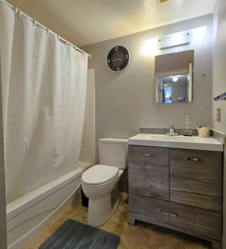 58-11245 31 Avenue Nw, Edmonton, AB - Indoor Photo Showing Bathroom