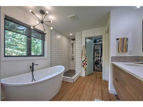 74-37535 Range Road 265, Rural Red Deer County, AB - Indoor Photo Showing Bathroom