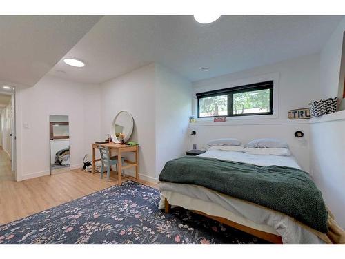 74-37535 Range Road 265, Rural Red Deer County, AB - Indoor Photo Showing Bedroom