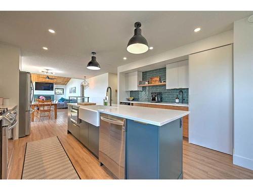 74-37535 Range Road 265, Rural Red Deer County, AB - Indoor Photo Showing Kitchen