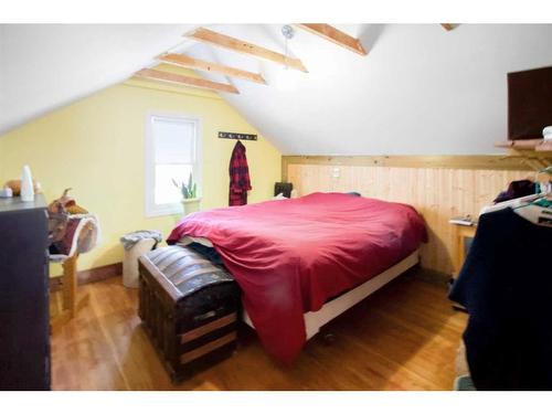 4803 49 Street, Forestburg, AB - Indoor Photo Showing Bedroom