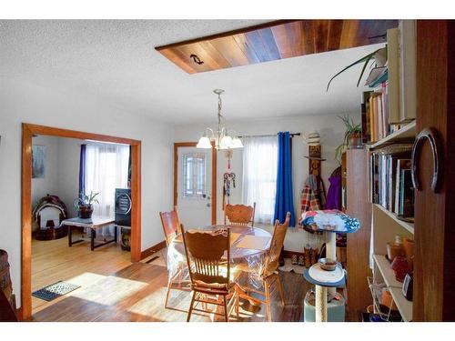 4803 49 Street, Forestburg, AB - Indoor Photo Showing Dining Room