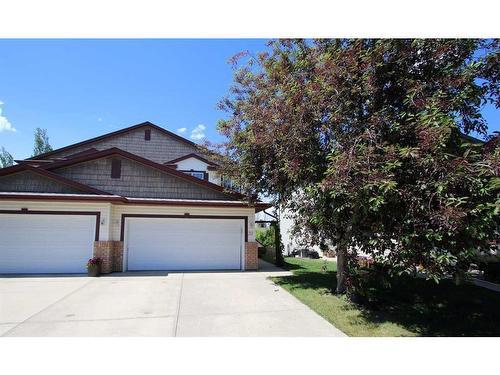 32 Arnold Close, Red Deer, AB - Outdoor With Facade