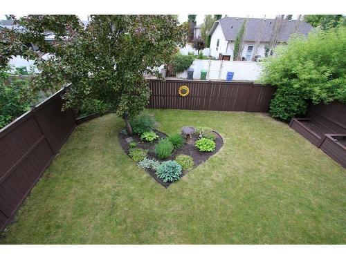 32 Arnold Close, Red Deer, AB - Outdoor
