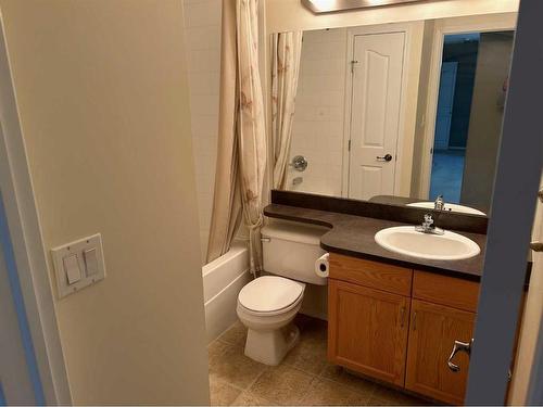 122-18 Averill Street, Red Deer, AB - Indoor Photo Showing Bathroom