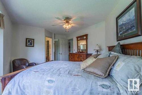 4001 Scott Avenue, Mulhurst Bay, AB - Indoor Photo Showing Bedroom