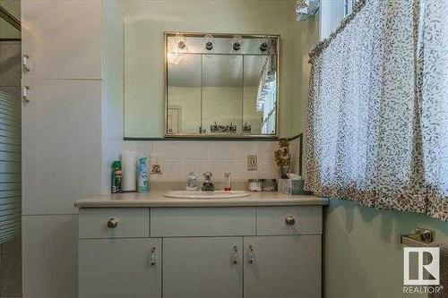 4001 Scott Avenue, Mulhurst Bay, AB - Indoor Photo Showing Bathroom