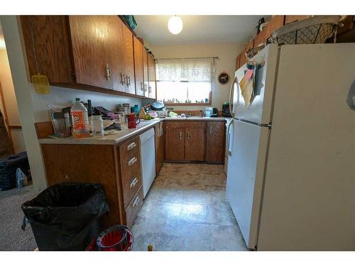 2222 22 Avenue, Delburne, AB - Indoor Photo Showing Kitchen