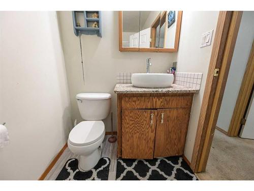 2222 22 Avenue, Delburne, AB - Indoor Photo Showing Bathroom