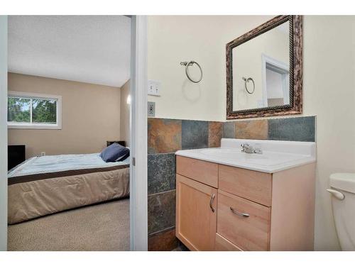 5111 48 Avenue, Sylvan Lake, AB - Indoor Photo Showing Bathroom