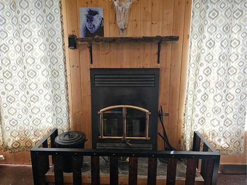 42057 Township Road 440, Rural Ponoka County, AB - Indoor Photo Showing Other Room With Fireplace