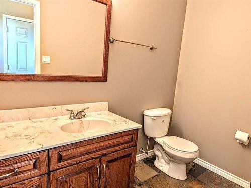 1865 Barton Drive Sw, Slave Lake, AB - Indoor Photo Showing Bathroom