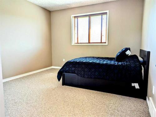 1865 Barton Drive Sw, Slave Lake, AB - Indoor Photo Showing Bedroom