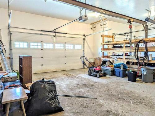 1865 Barton Drive Sw, Slave Lake, AB - Indoor Photo Showing Garage