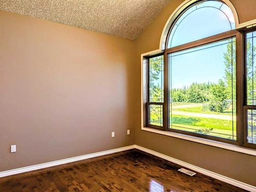 1865 Barton Drive Sw, Slave Lake, AB - Indoor Photo Showing Other Room