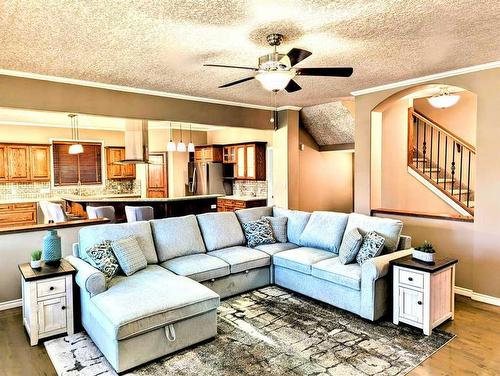 1865 Barton Drive Sw, Slave Lake, AB - Indoor Photo Showing Living Room