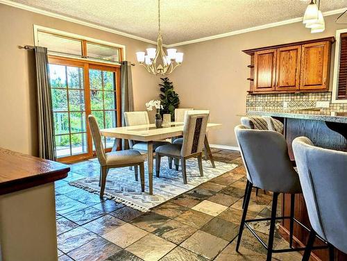 1865 Barton Drive Sw, Slave Lake, AB - Indoor Photo Showing Dining Room