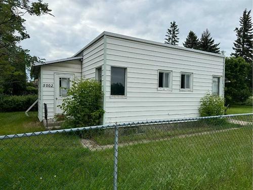 5002 56 Avenue, Ponoka, AB - Outdoor