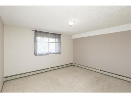 302-123 22 Avenue Ne, Calgary, AB - Indoor Photo Showing Other Room