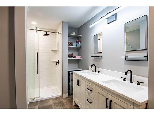 23 Allsop Avenue, Red Deer, AB - Indoor Photo Showing Bathroom