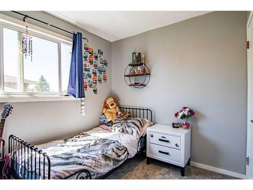 23 Allsop Avenue, Red Deer, AB - Indoor Photo Showing Bedroom