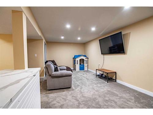 23 Allsop Avenue, Red Deer, AB - Indoor Photo Showing Other Room