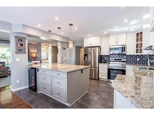 23 Allsop Avenue, Red Deer, AB - Indoor Photo Showing Kitchen With Stainless Steel Kitchen With Upgraded Kitchen