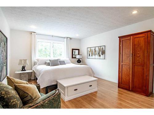42 Flagstaff Close, Red Deer, AB - Indoor Photo Showing Bedroom